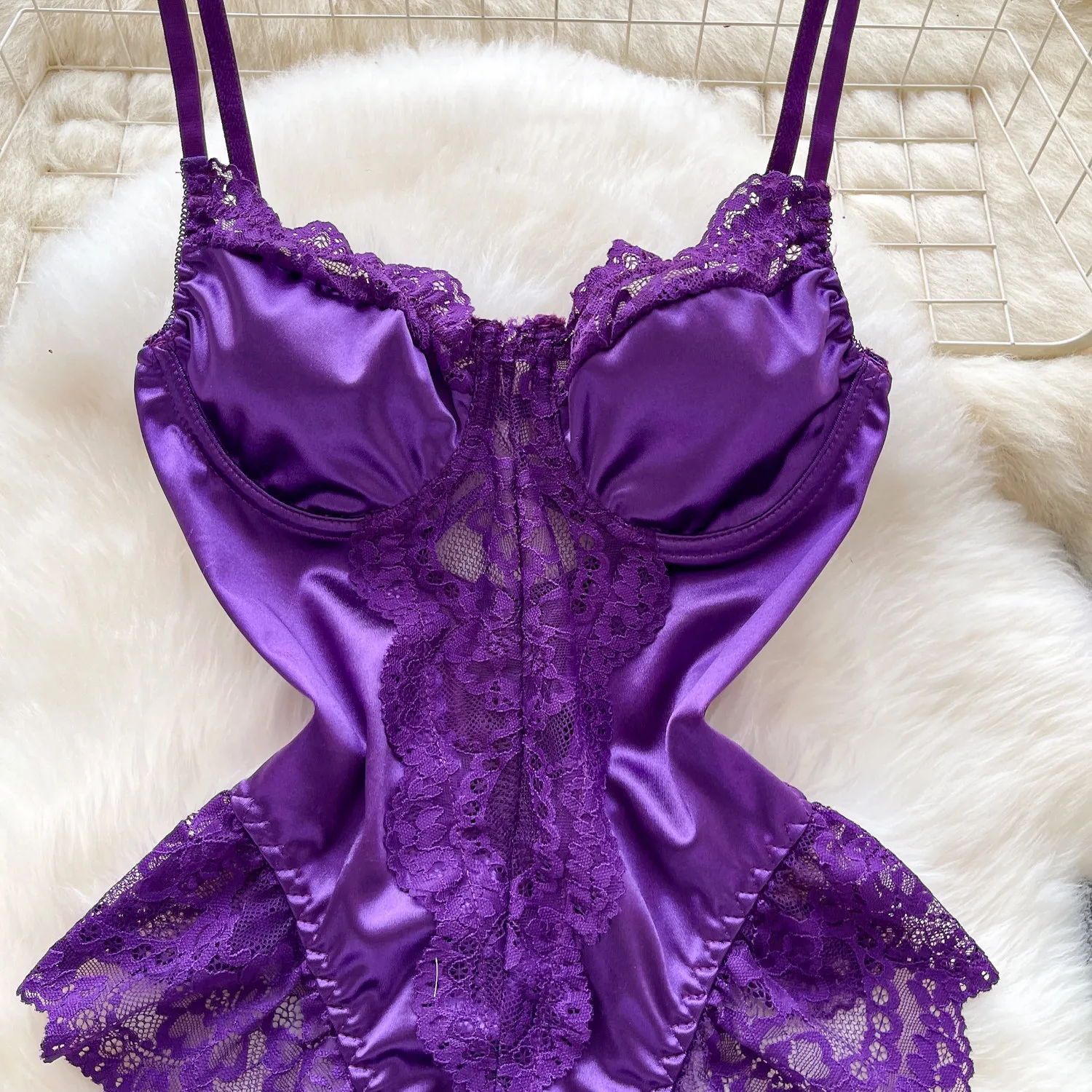 ملابس داخلية عتيقة مقسمة من الدانتيل الساتان بأكمام طويلة ملابس نسائية للخريف على الموضة