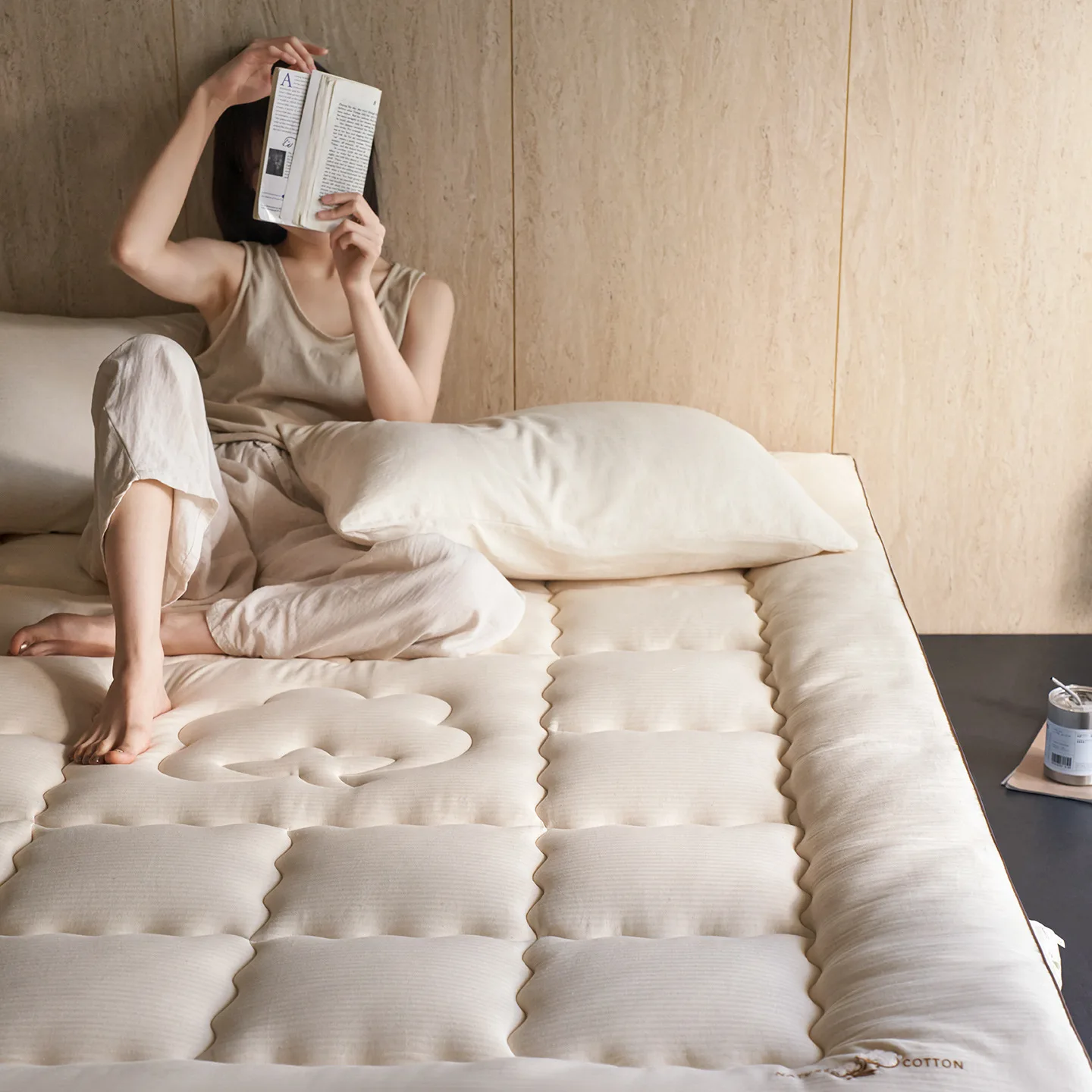 Materace z bawełnianym wypełnieniem, maty tatami do akademików studenckich