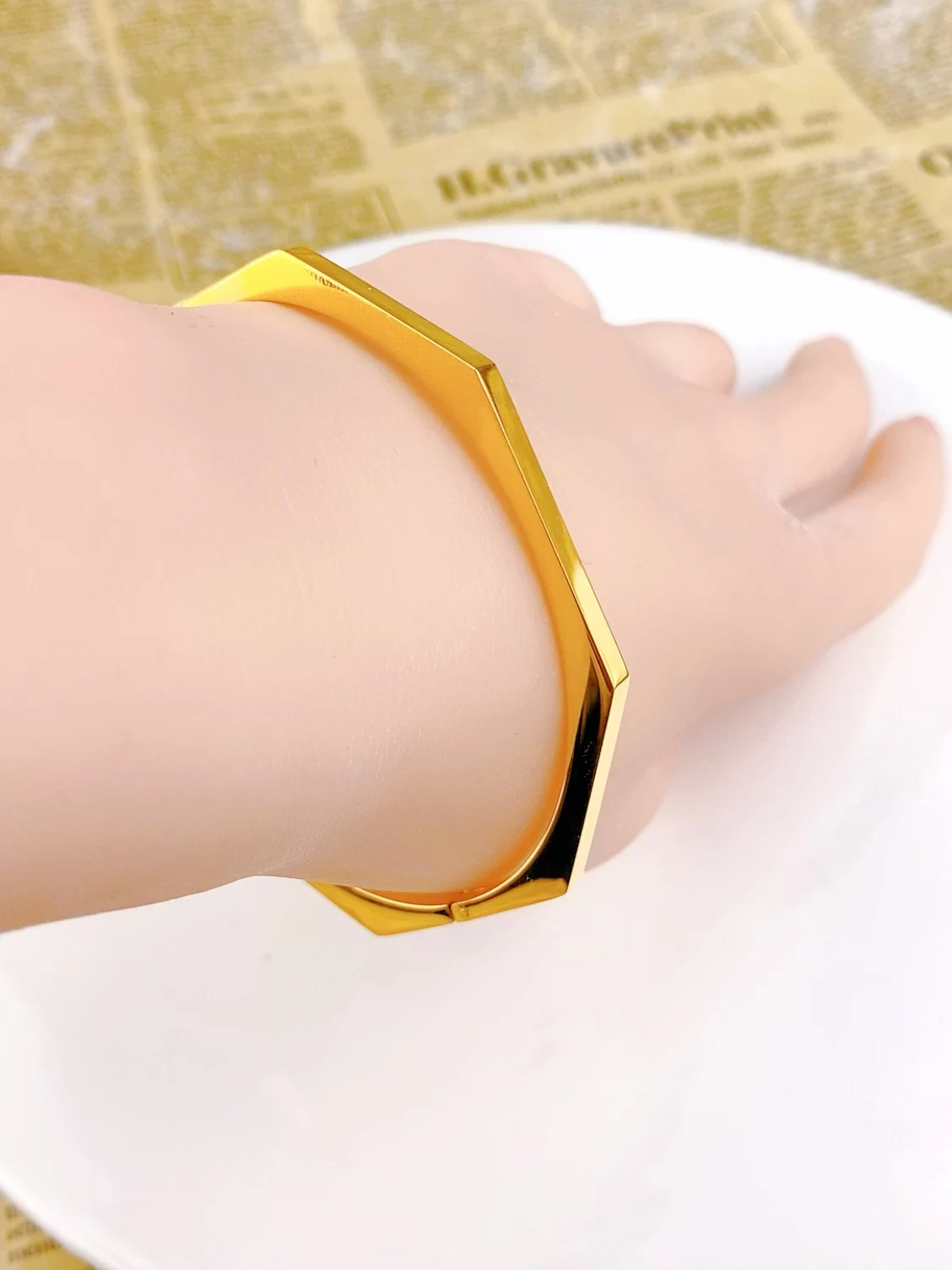 

premium smooth titanium steel women's bracelet