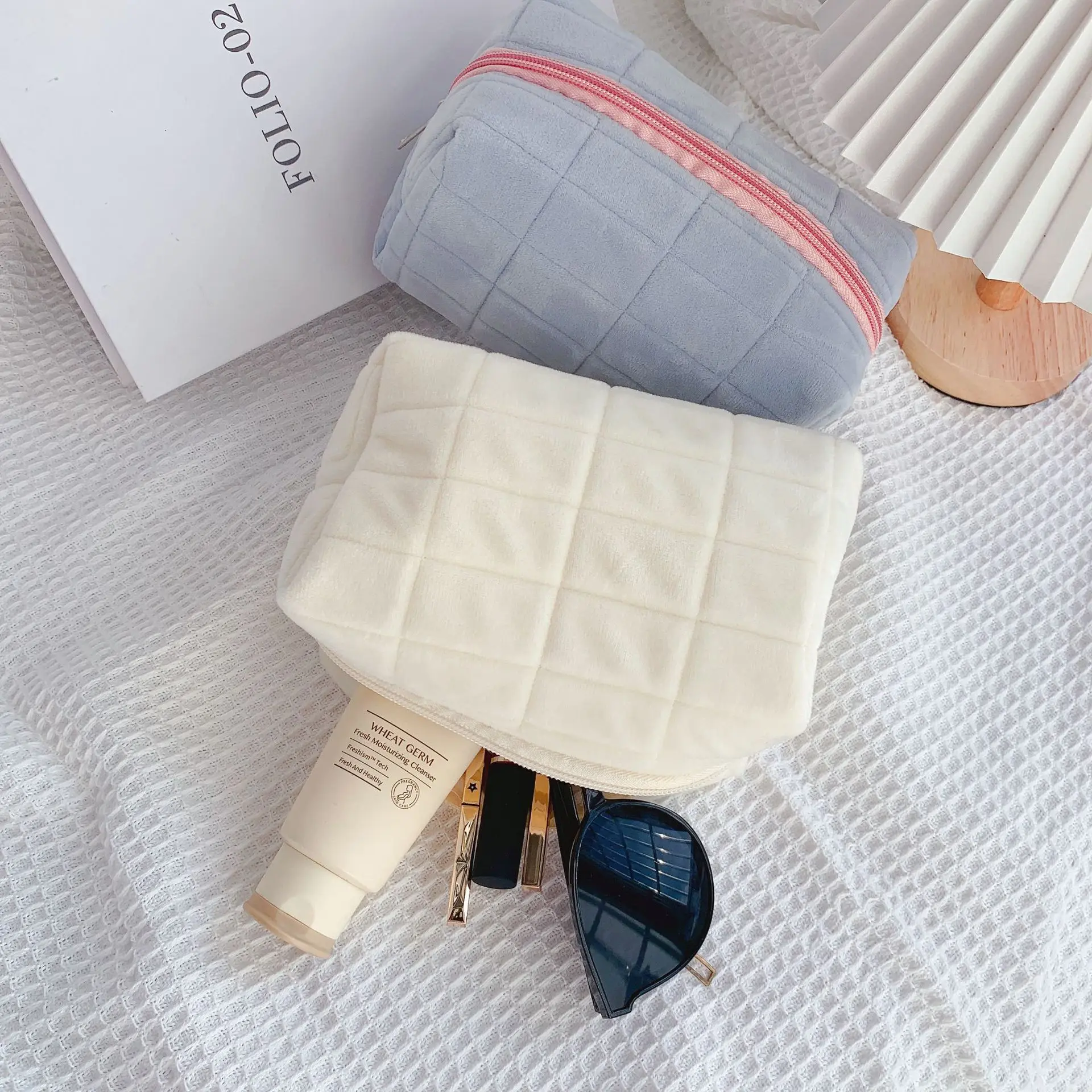 New Square Grid Plush Makeup Bag for Women Portable Travel Cosmetic Bags Cute Mini Zipper Toiletry Bag Washing Pouch Storager