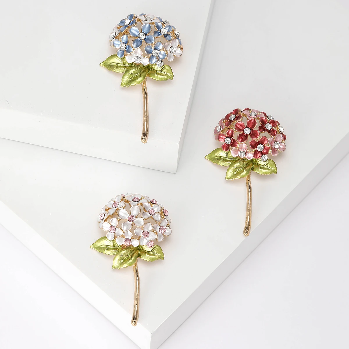 Enamel Hydrangea Brooches for Women Trendy 4-color Rhinestone Flower Pins Office Party Friend Gifts Jewelry Accessories