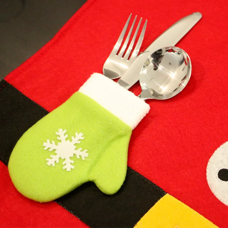 4Pcs/Lot Xmas New Year Placemats & Runner Placemat And Cutlery Suit Flannelette Christmas Table Decorations For Dinner