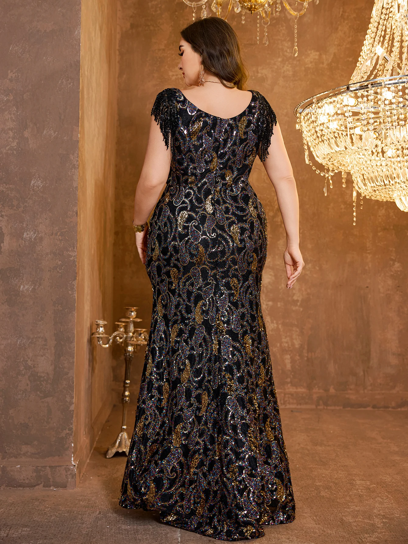 UNITHORSE [طباعة عشوائية] بالإضافة إلى شرابة على شكل حرف V بقصة ضيقة وفتحة عالية وحاشية حورية البحر ترتر ومزاج مرقع فستان سهرة