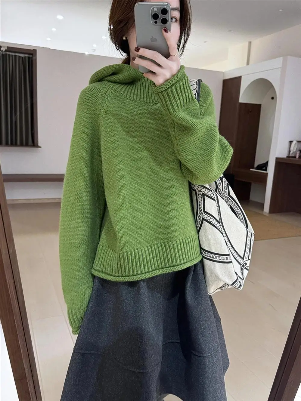 Green Soft Loose Warm Knitted Hat Women's 2026 Early Autumn Lazy High-End Feeling Matching Top Long Sleeve Knitwear
