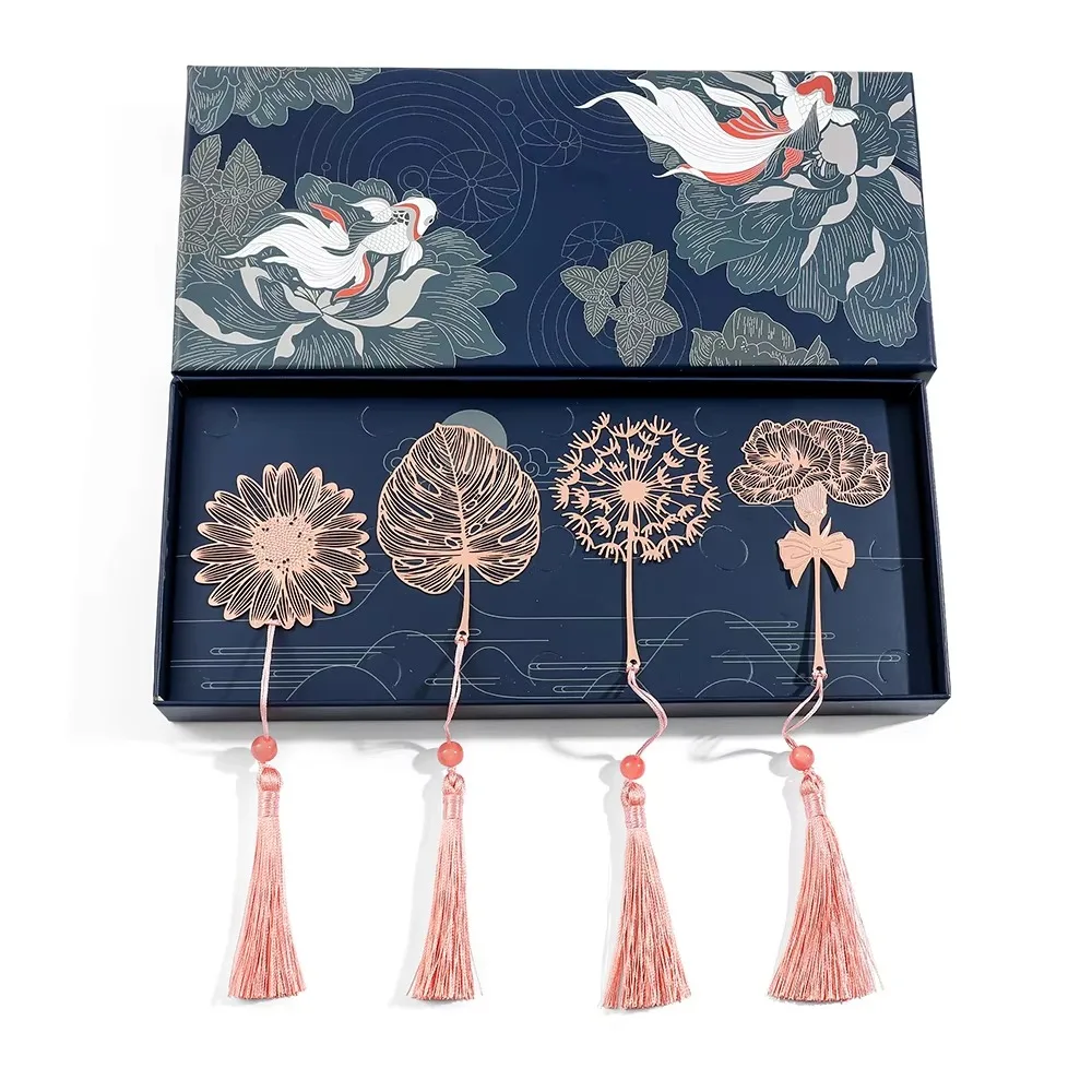 4pcs/set Hollow Brass Chinese Style Bookmarks with Tassel Retro Reading Marker Flower Pattern Book Paginator Teachers'Day Gift