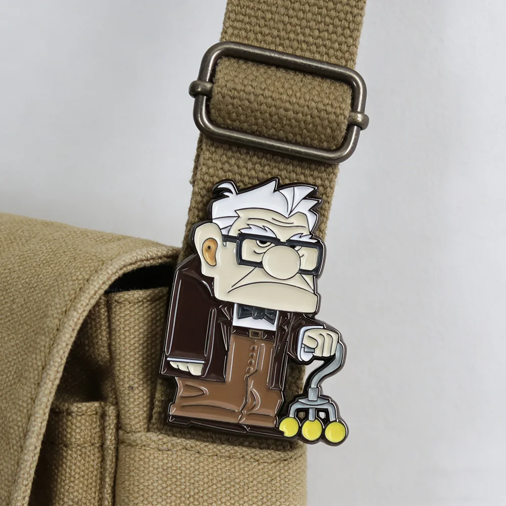 Klassische Anime-Brosche, niedlicher Chibi-Oldtimer, Emaille-Abzeichen, Sammlerstück aus Metall, Film-Accessoire, Schmuckdekoration, Geschenk für Fans – Detail 3