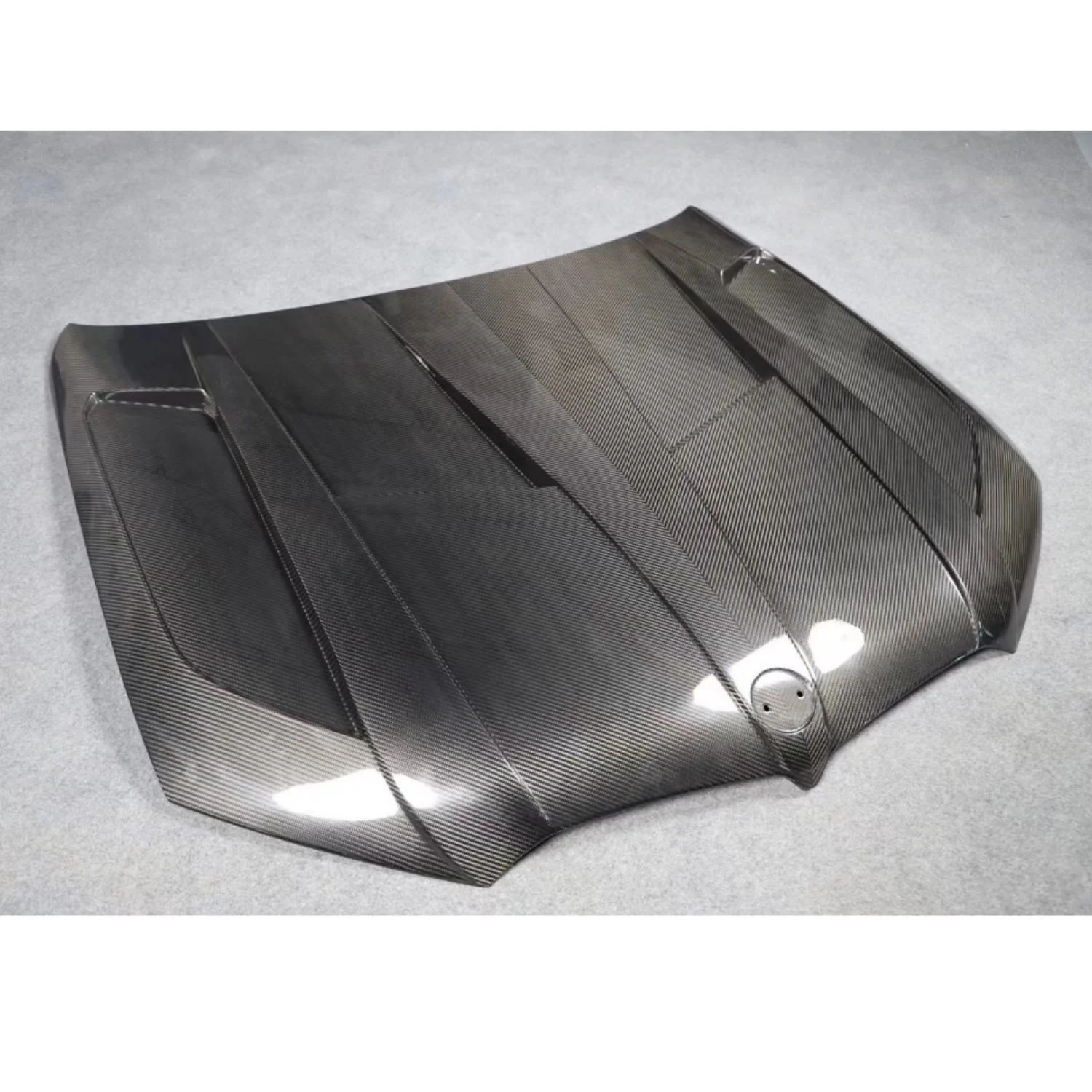 Top Material Car Hood G05 G06 FD Engine Hood Suitable for BMW X5M X6M F95 F96 Dry Carbon Engine Hood 3