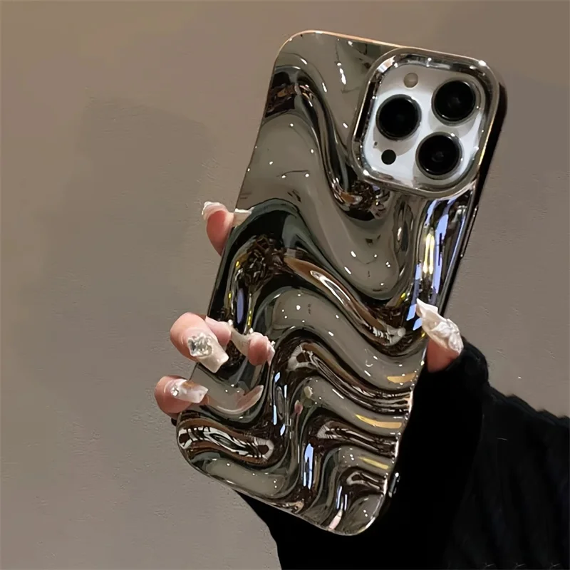 Eine versilberte 3D-Handyhülle mit personalisiertem Wasserwellenmuster, geeignet für iPhone 11, iPhone 13, iPhone 14 Pro Max, iPhone 15