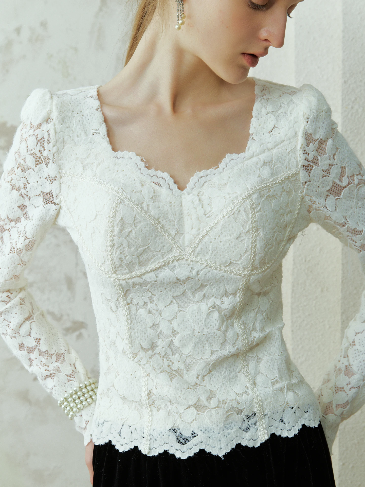 

Oz Thiened Кружевной укороченный топ с v-образным вырезом, внутренняя одежда, базовый слой, двухцветный, с накладкой на грудь, женская одежда в стиле ретро...