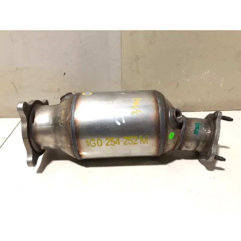 Suitable for Audi A6 (C7) car 2.0 T FSI 16v three-way catalytic 2013 4G0254252M Brand new original