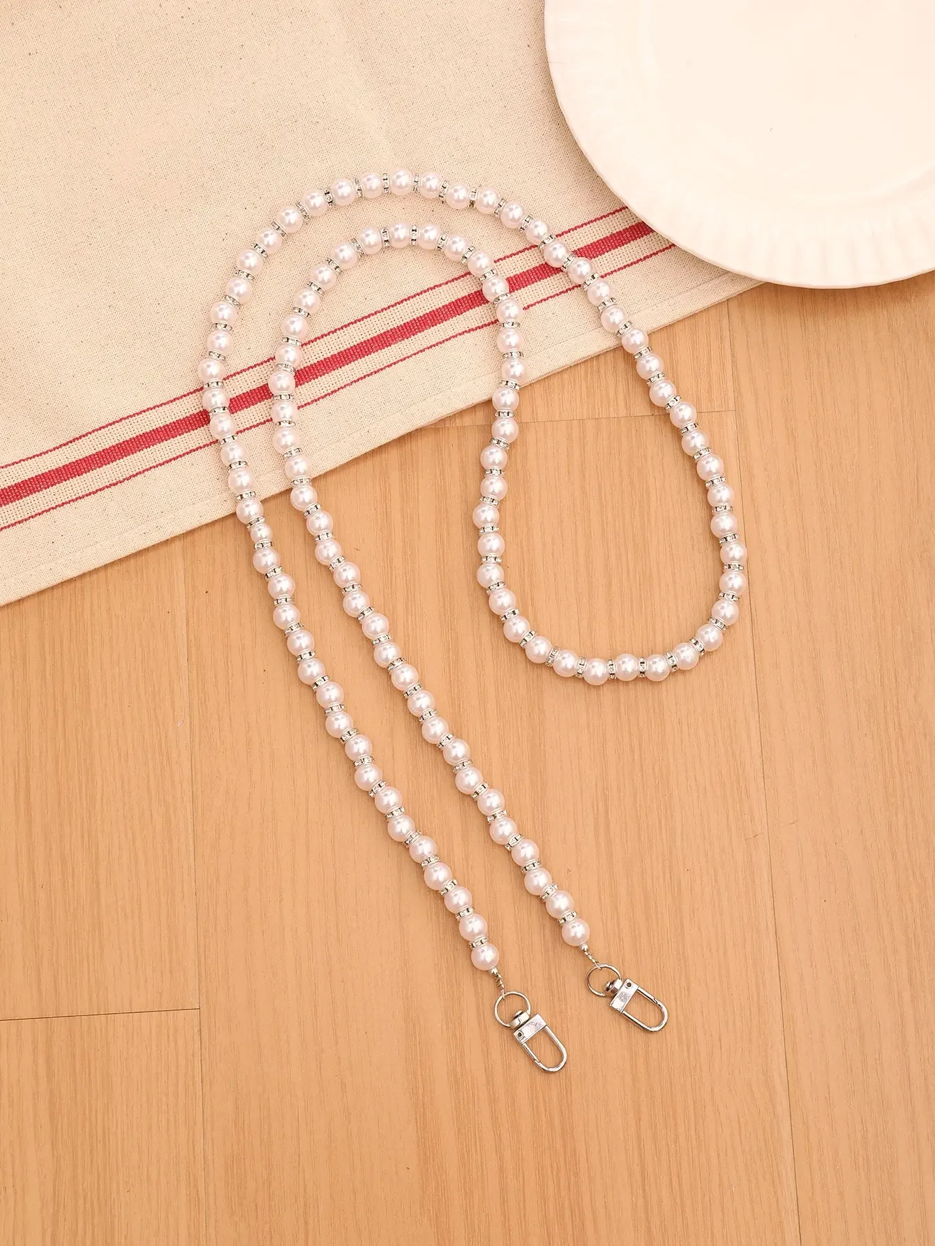 Alien pearl chain with gold silver diamond ring, long diagonal cross phone strap with transparent card