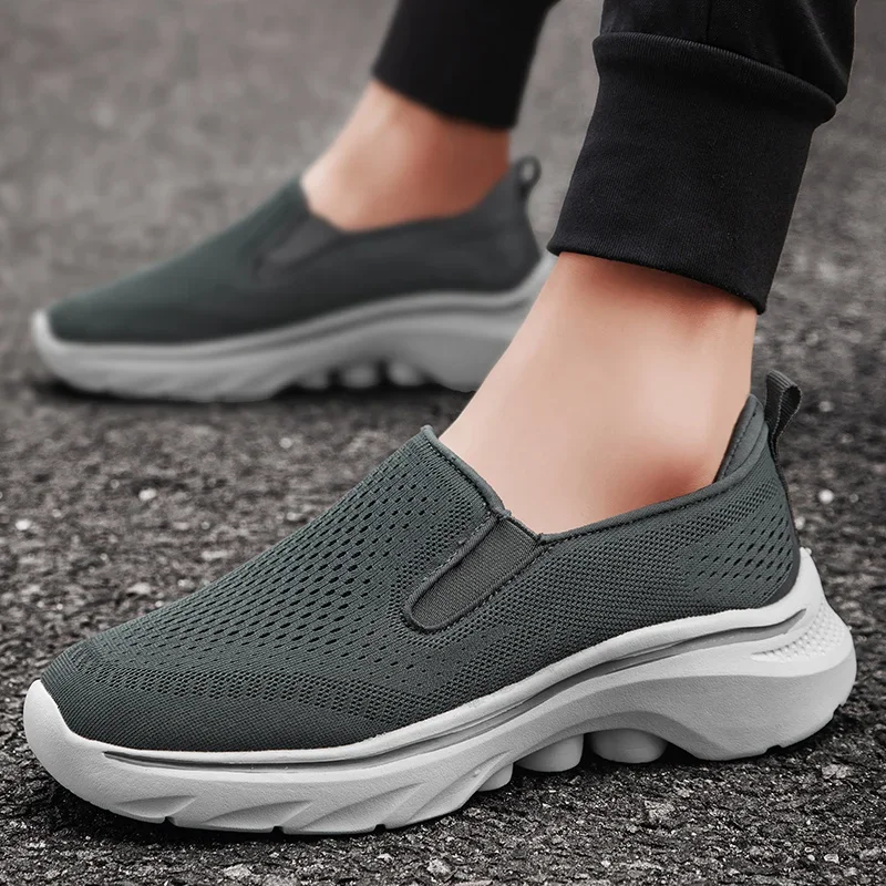 

Men's Casual Shoes Breathable Mesh Elastic Fabric Rubber Soft Sole Lightweight Flat Large-sized Walking Sports Shoes