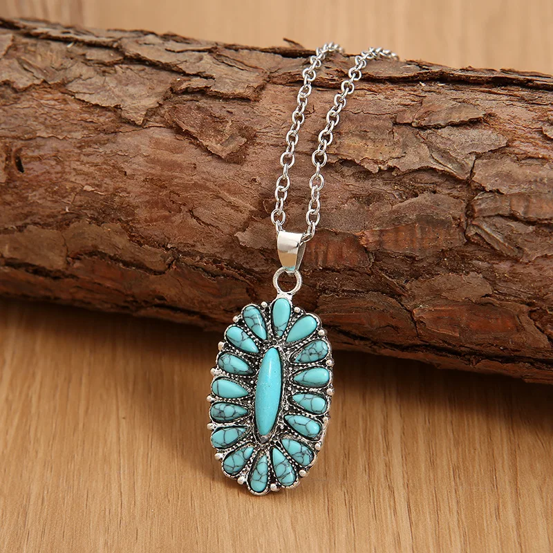 Bohemian Statement Turquoise Pendant Necklace Cowboy Cowgirls Retro Natural Blue Stone Short Collar Necklaces Western Jewelry