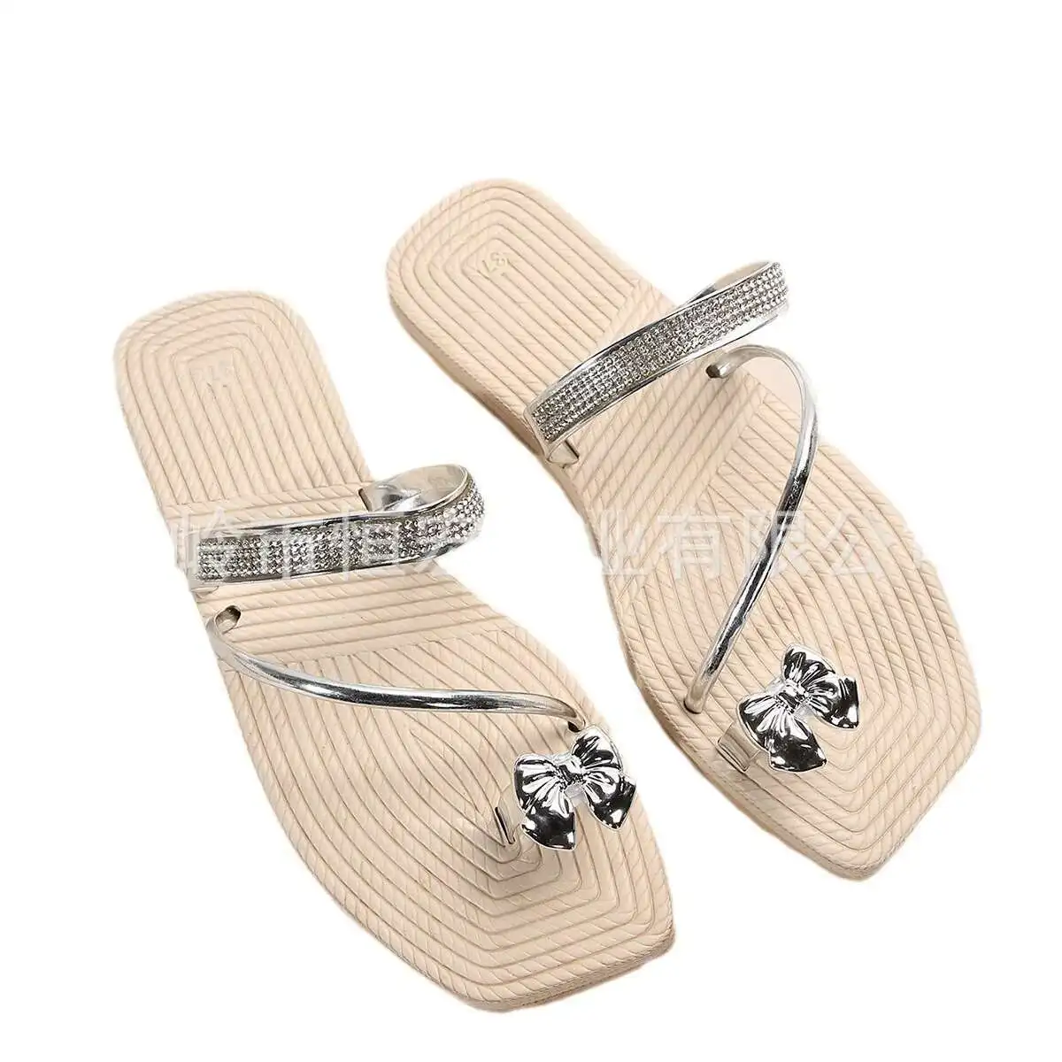 

Женские сандалии большого размера, новые летние пляжные сандалии, женские тапочки на плоской подошве с бабочкой 1.