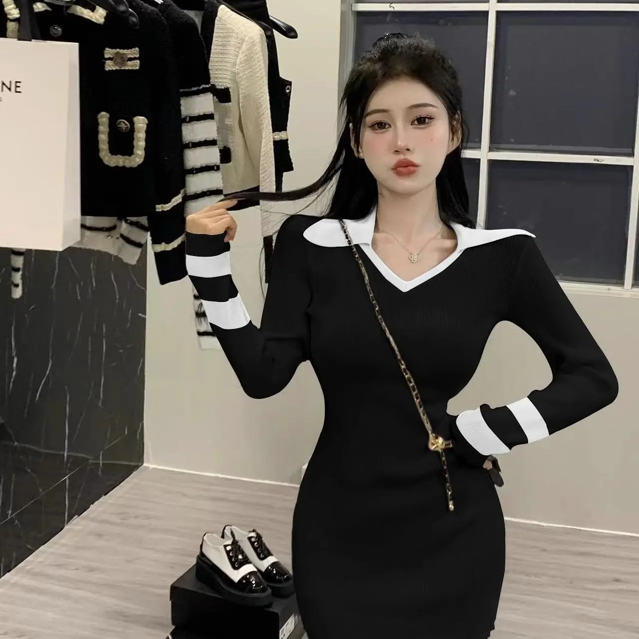 V-neck Color Blocking Design Niche Slim Fit Dress New Temperament Socialite Hip Hugging Knitted Dress