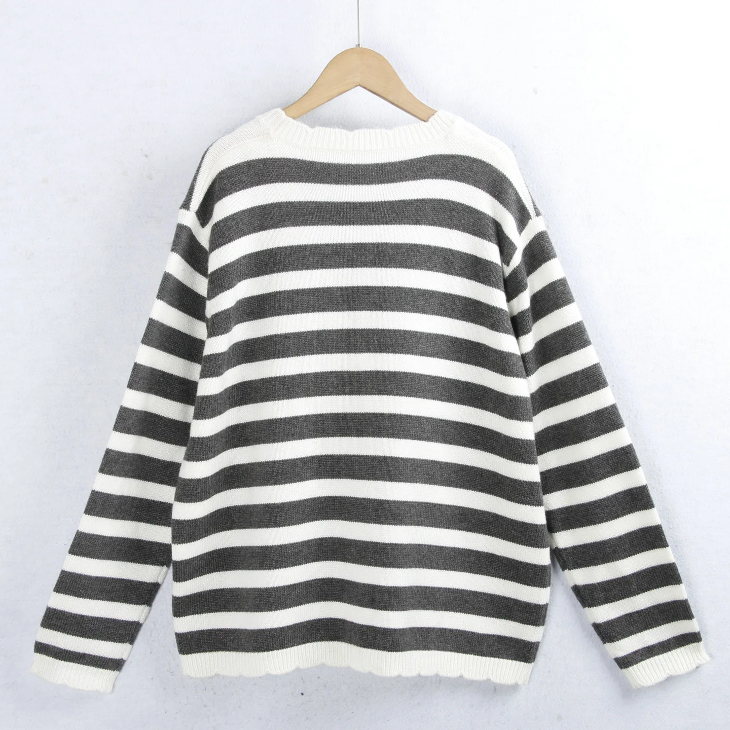 805 سترة محبوكة مخططة مفتوحة للخريف والشتاء V-Ne مقاس كبير كشكش اللون Blo التخسيس زر متعدد الاستخدامات طويل Sve W...