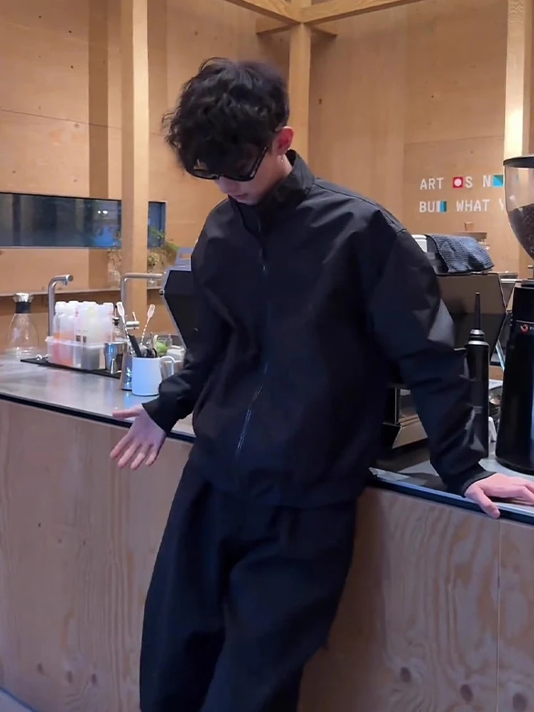 

Черная мужская укороченная куртка-бомбер с воротником-стойкой, водо- и ветрозащитная, стильная верхняя одежда премиум-класса в американском стиле