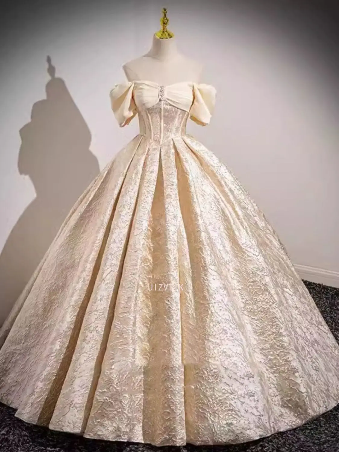 الشمبانيا الكرة ثوب فساتين Quinceanera بلوزات غير مغطية للكتف نفخة الأكمام حفلة موسيقية الزفاف عيد ميلاد رداء حفلات مناسبة رسمية