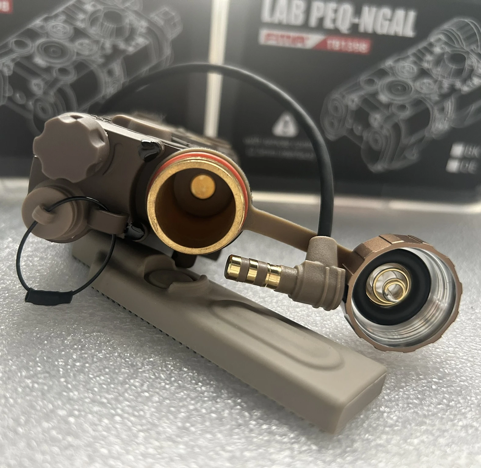 

FMA LAB PEQ-NGAL Red / IR Laser & Flashlight - FDE TAN / BLACK