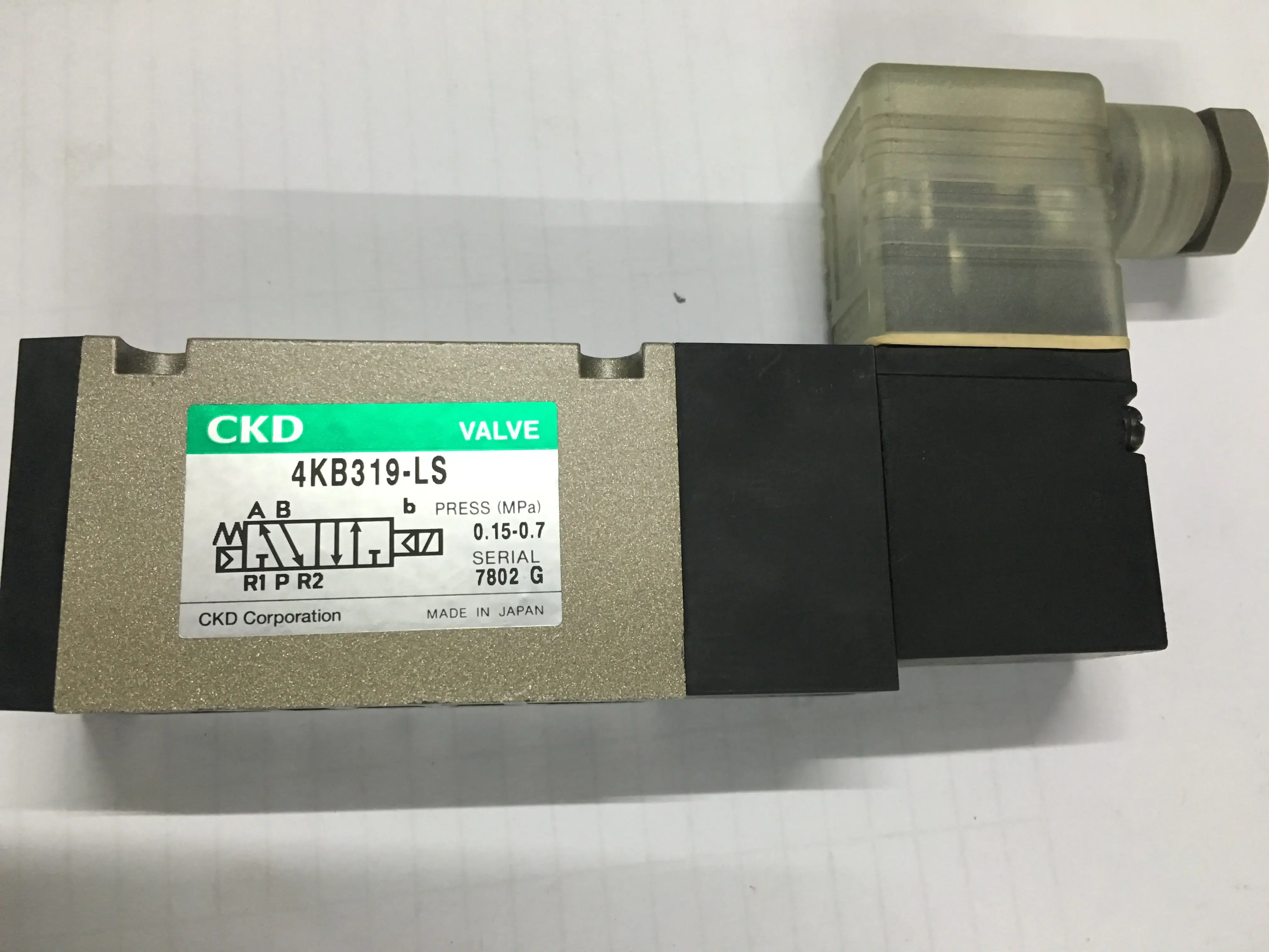 

ny elektrozawór CKD 4KB319-LS, oryginalny, oryginalny AC110VAC220DC24