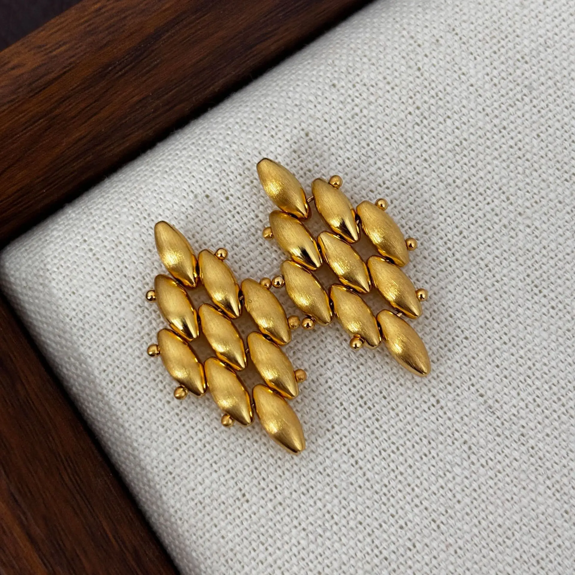 Medieval matte brushed wheat ears retro geometric rhombus earrings light luxury temperament commuter earrings women