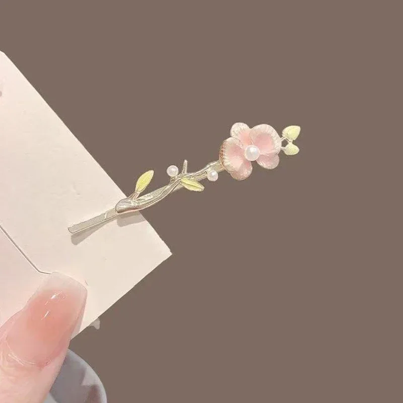 Fata Perla Fiore Fermaglio per capelli Frangia laterale da donna Tornante 2025 Nuovo temperamento di fascia alta Copricapo Accessori moda Gioielli per capelli