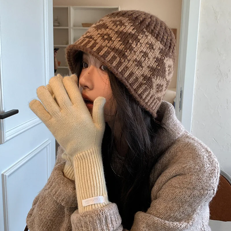 2025New Women's Knitted Cap Wool Mixed Retro Wool Hat For Keeping Warm Big Head Sized Cold Proof Hat For Male Head