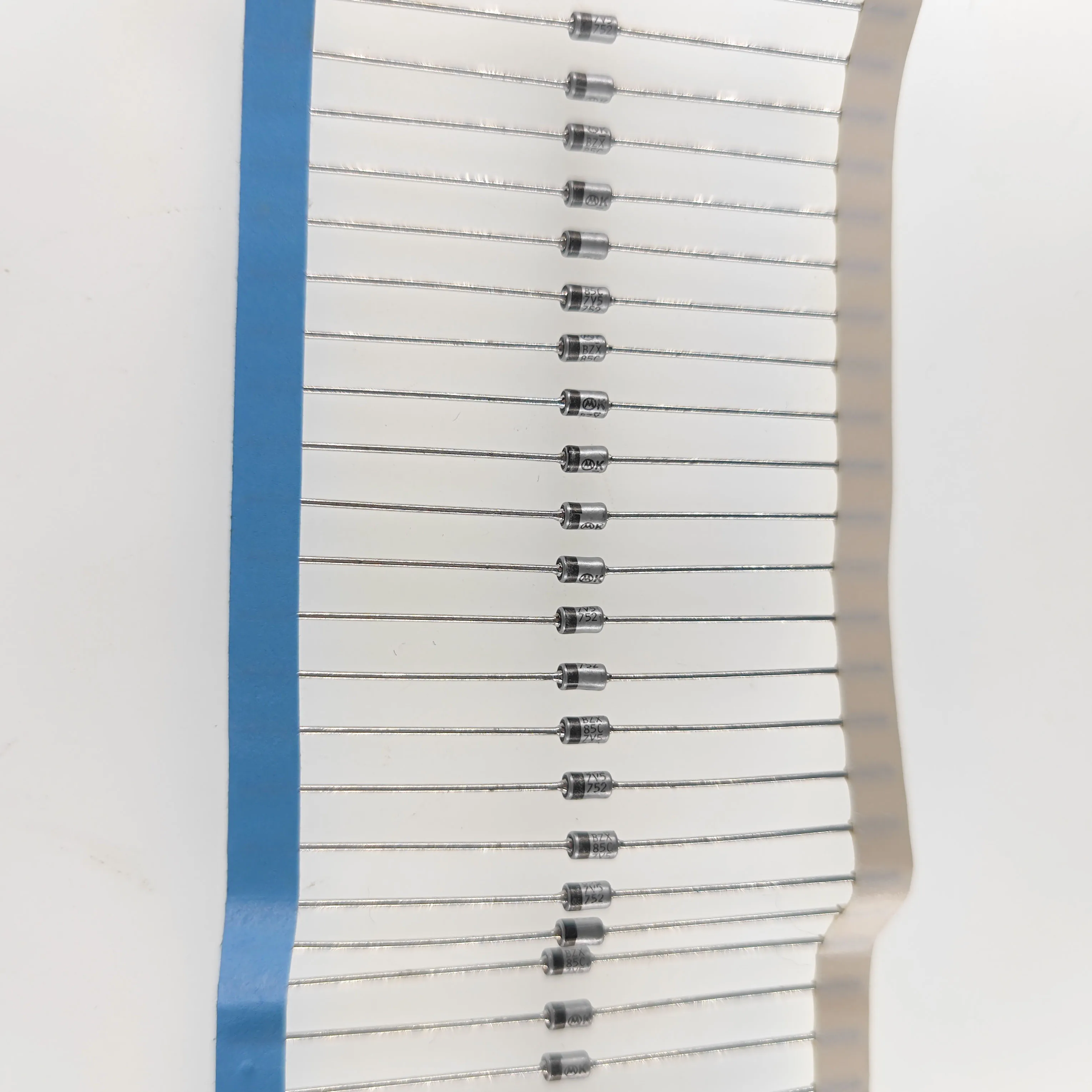 5PCS/LOT BZX85C7V5 1.3W 7.5V Zener diode new original imported DO-41 silver brand new