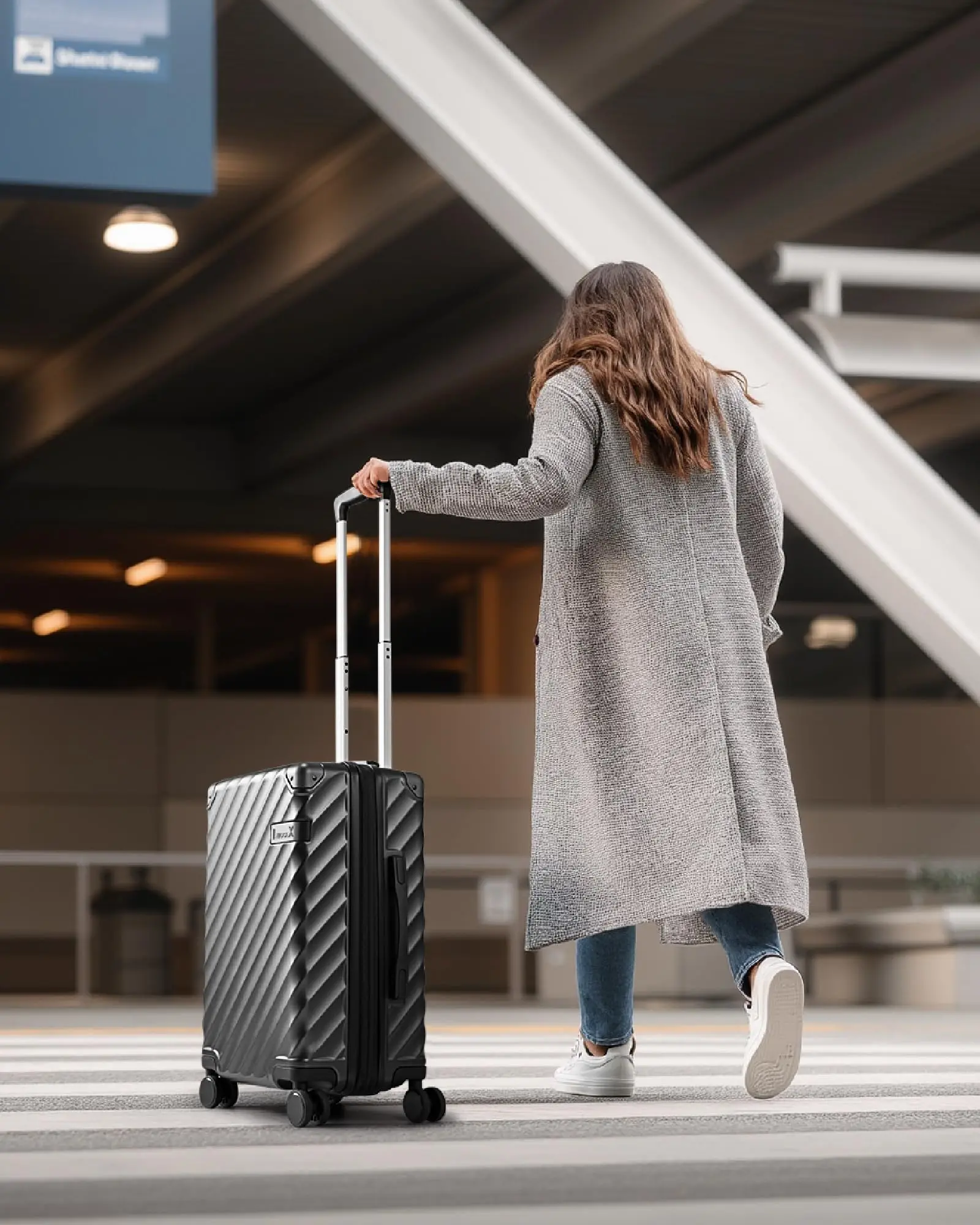 20 Inch Carry On Luggage 22x14x9 Airline Approved, Charcoal Metallic