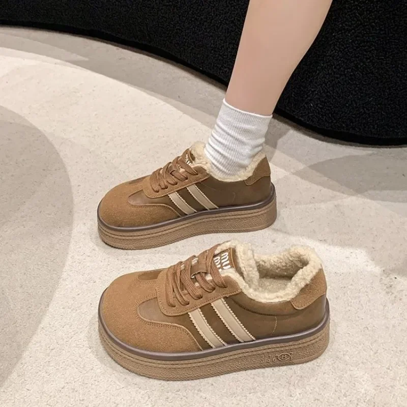 Sepatu renda depan wanita, sneaker vulkanisir wanita warna cocok Plus beludru nyaman kasual 2024