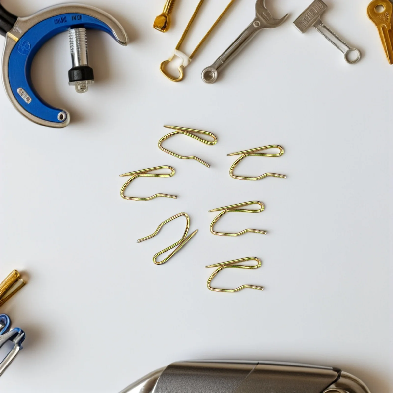 

50Pcs S-Shape Curtain Hooks Strong Material Long Service Life Wall Mounted Multi Use Hooks for Hats Clothes Golden