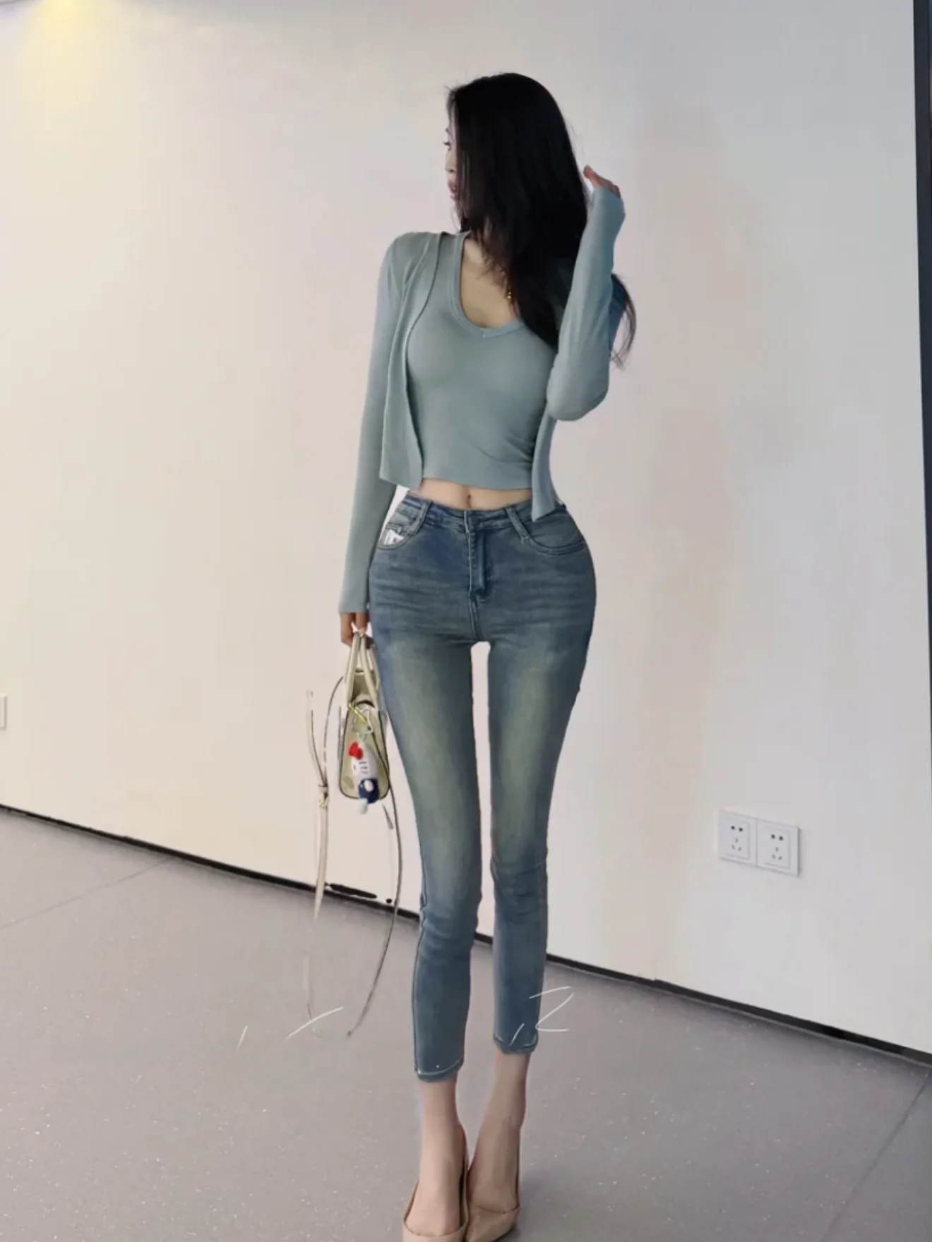 

Ultra Comfortable Women's Slim Fit High Waist Jeans Butt Enhancing Spring New Style Cotton Stretch Denim Pants