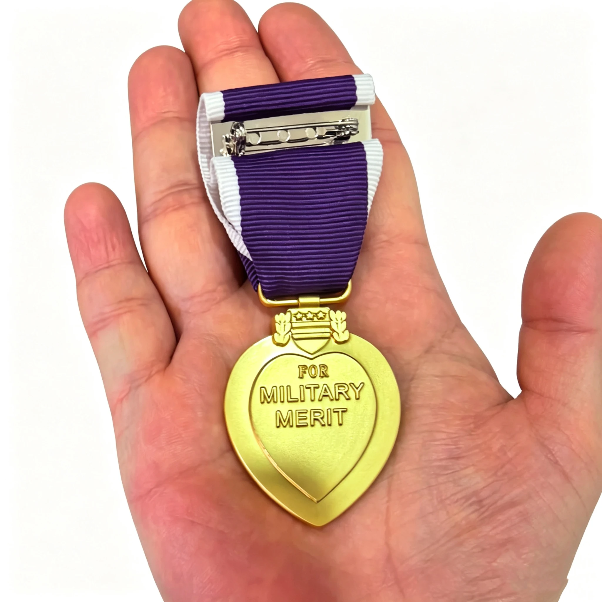 Purple Heart Military Medal Replica Vintage Metal Badge US Army Honor Souvenir Collectible Ornament For Gift Decoration view 4