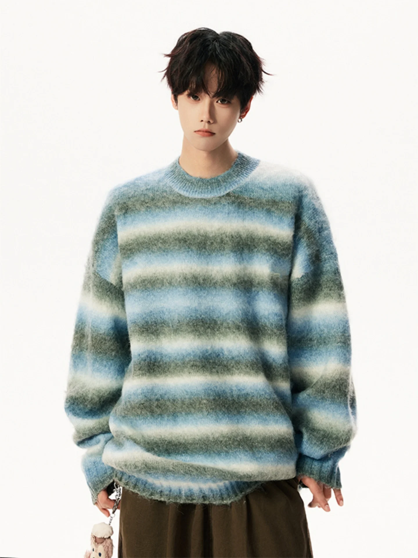 

Мужской свитер в стиле ретро, американский дизайн, в полоску, свободного кроя, с круглым вырезом, теплый, модный, на осень-зиму, из мягкого полиэфирного волокна.