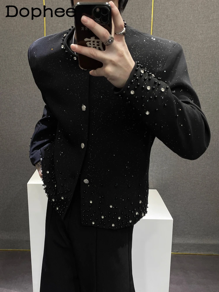 بليزرات بلون سادة للرجال لخريف 2025 تصميم جديد عالي الجودة مرصع بالنجوم وحجر الراين معاطف مصممة مرصعة بالألماس سترات بدلة عصرية #1