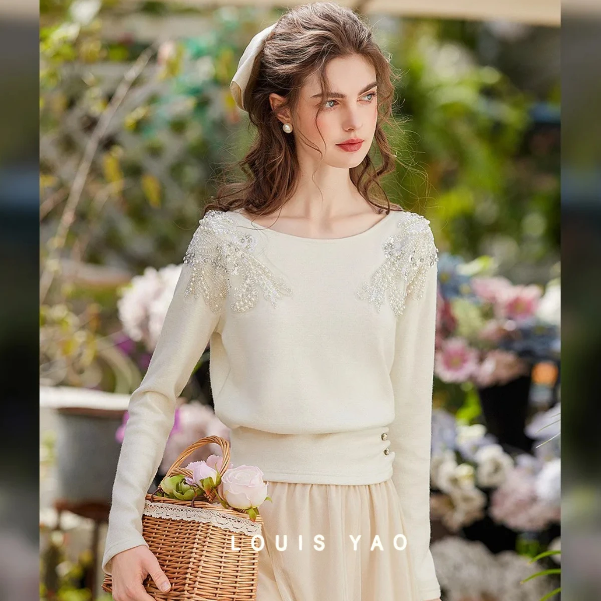 

LOUIS YAO Sequin Decoration Women's Knitwear 2025 Spring Fashion Round Neck Pullovers Bottom Hem Pleated Long Sleeved Women Top