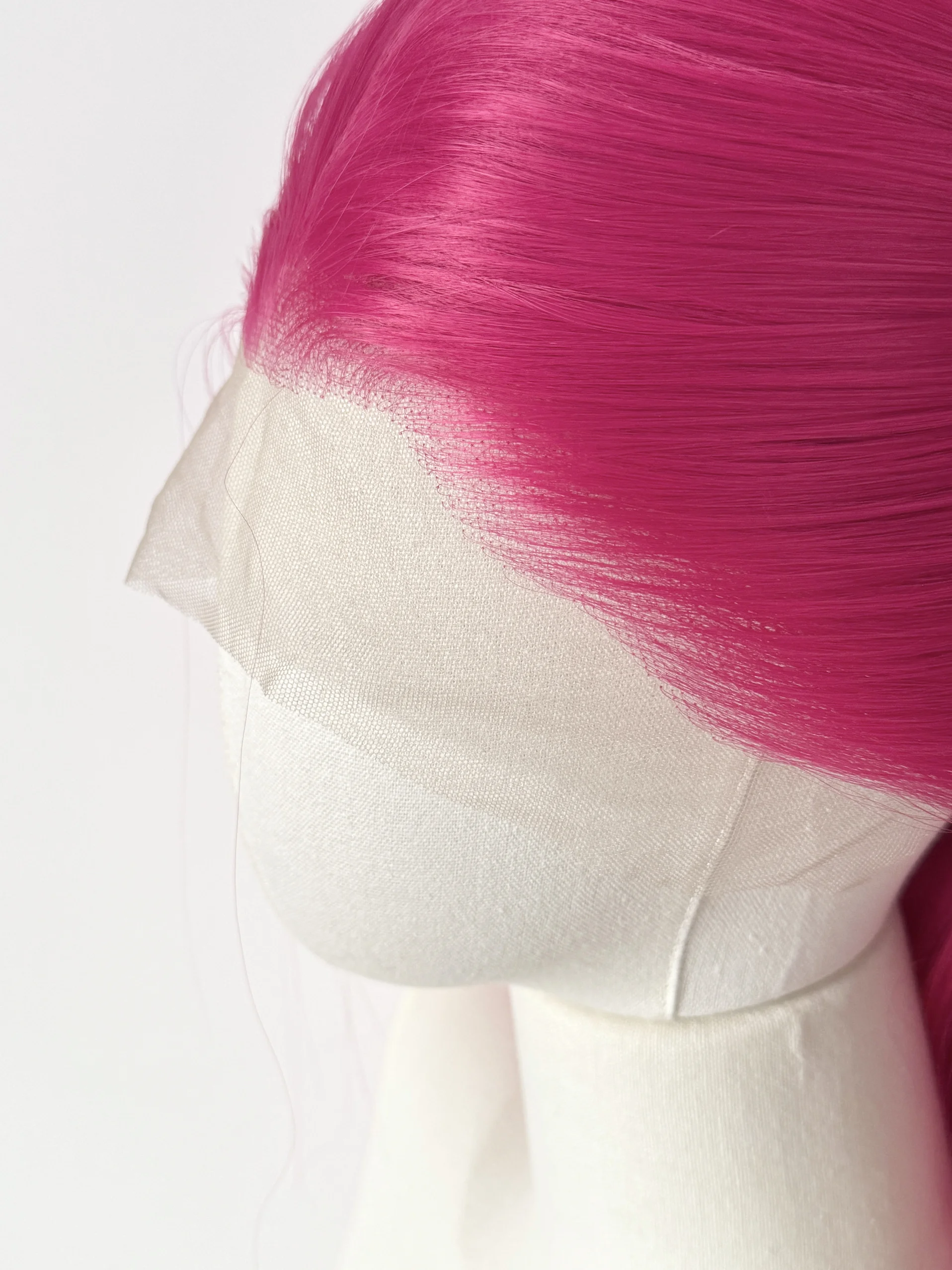 วิกผมลูกไม้สีแดงกุหลาบสำหรับผู้หญิง ถอนขนแล้ว ผมตรงยาว 13*4  วิกผมสังเคราะห์ทนความร้อนแบบธรรมชาติสำหรับคอสเพลย์ ขนาด 26 นิ้ว