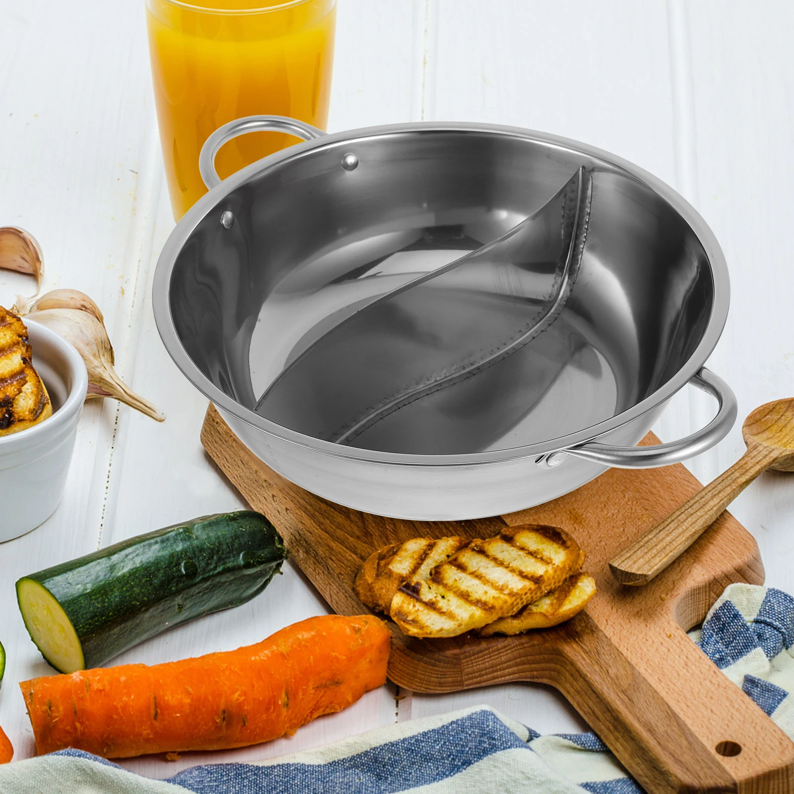 

Stainless Steel Hot Pot Basin with Divider 28cm Rust Proof Easy Clean Strong Handles Kitchen Steam Rack