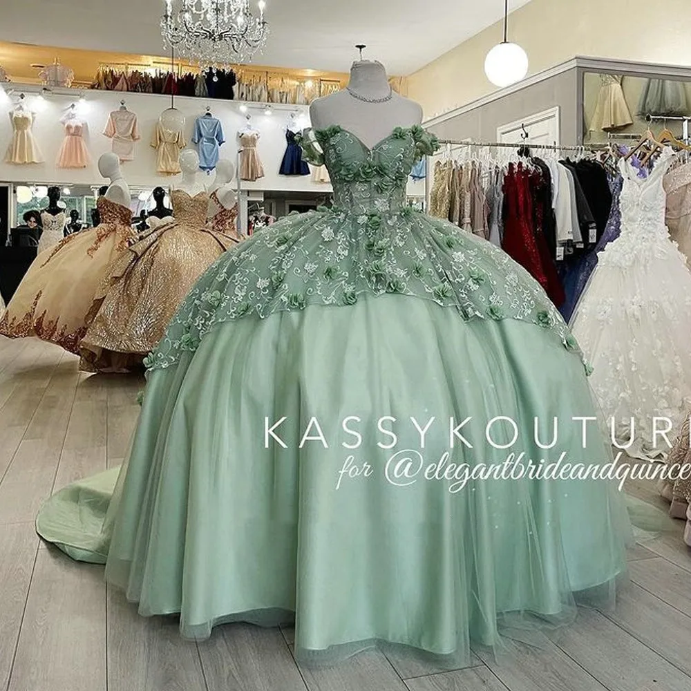 Sage Green Quinceanera sukienki suknia balowa Off The Shoulder Tulle kwiaty Puffy meksykańskie słodkie 16 sukienki 15 Anos