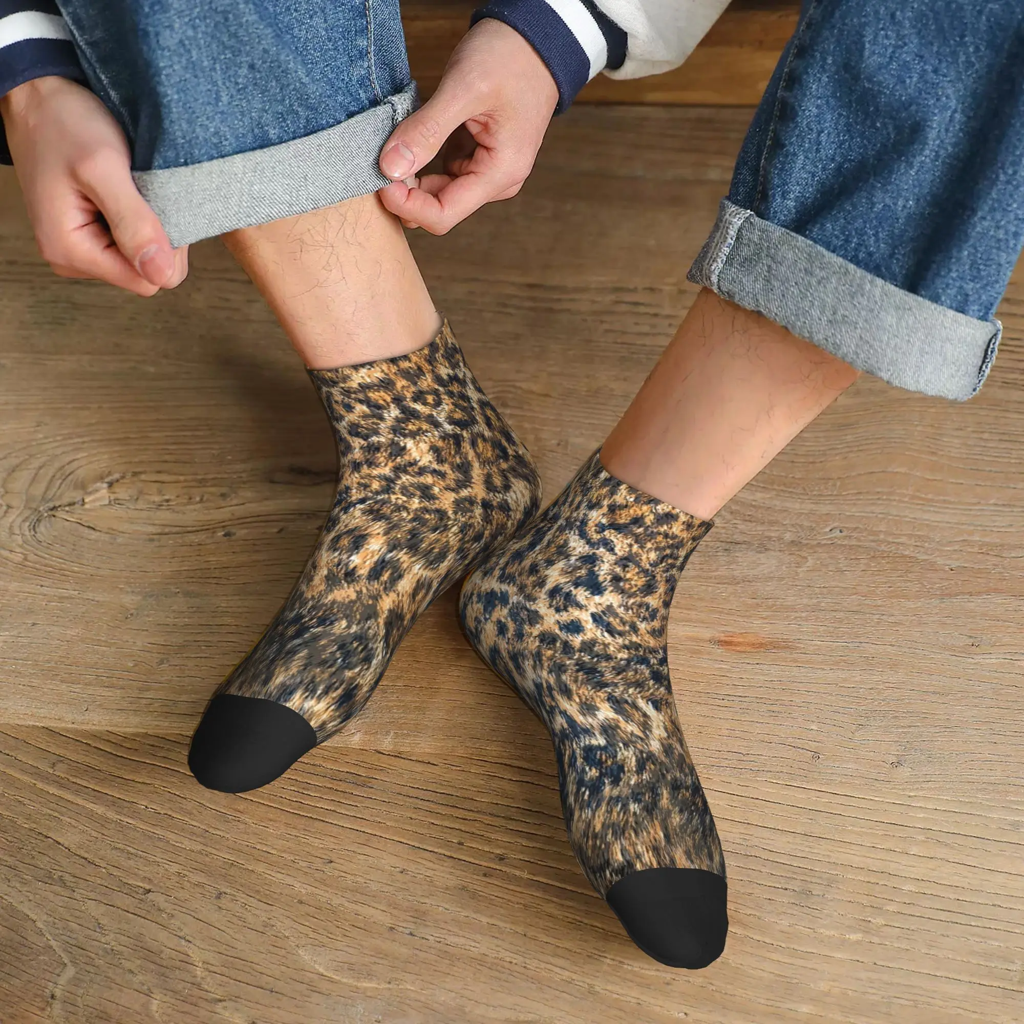 All Seasons Leopard Cheetah Fur Wildlife Print Socks Harajuku Sport Middle Tube Socks Soft Hip Hop Stockings for Men Women Gifts