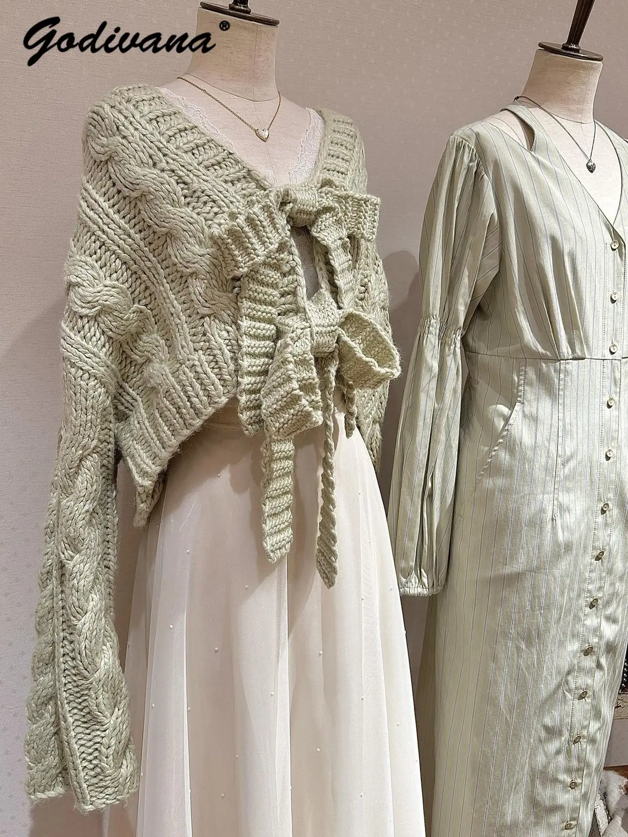 Japoński nowy jesienno-zimowy słodki sweter z kokardką 2-drożny sweter z dzianiny Pure Color Elegancki luźny krótki kardigan