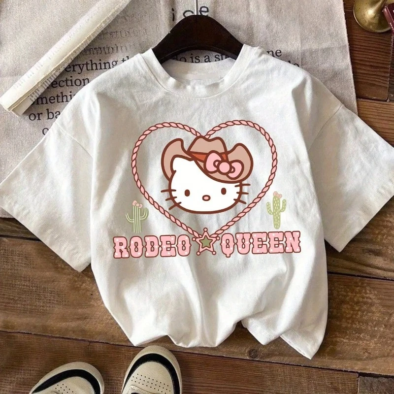 ฤดูร้อนใหม่พลัสขนาดผู้หญิง Western สไตล์ Hello Kitty พิมพ์เสื้อยืดลําลองหลวมแขนสั้นผ้าฝ้าย Y2K รอบคอด้านบน