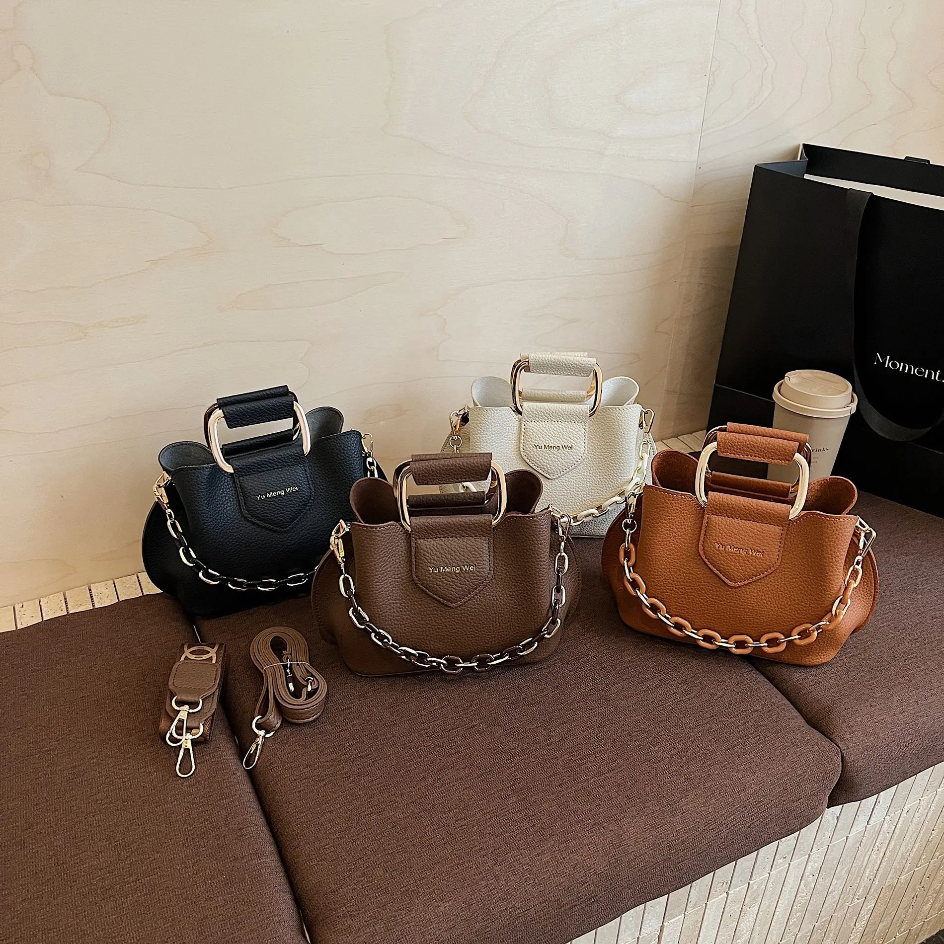 

Elegant Shoulder Bag 2025 New for Women, Luxury Soft Leather Crossbody Purse, Fashionable Casual Bucket Bag for All Occasions