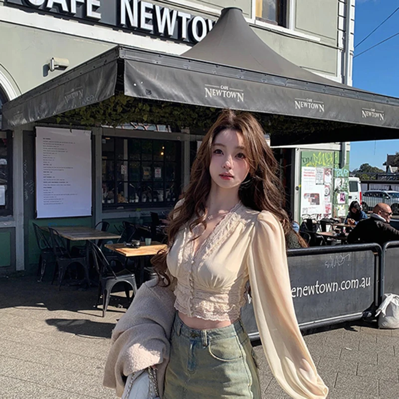 

Vintage Cropped Shirts Women Elegant Lace Patchwork Blouses Summer Korean Sexy V Neck Lantern Long Sleeve Slim Design Tops New
