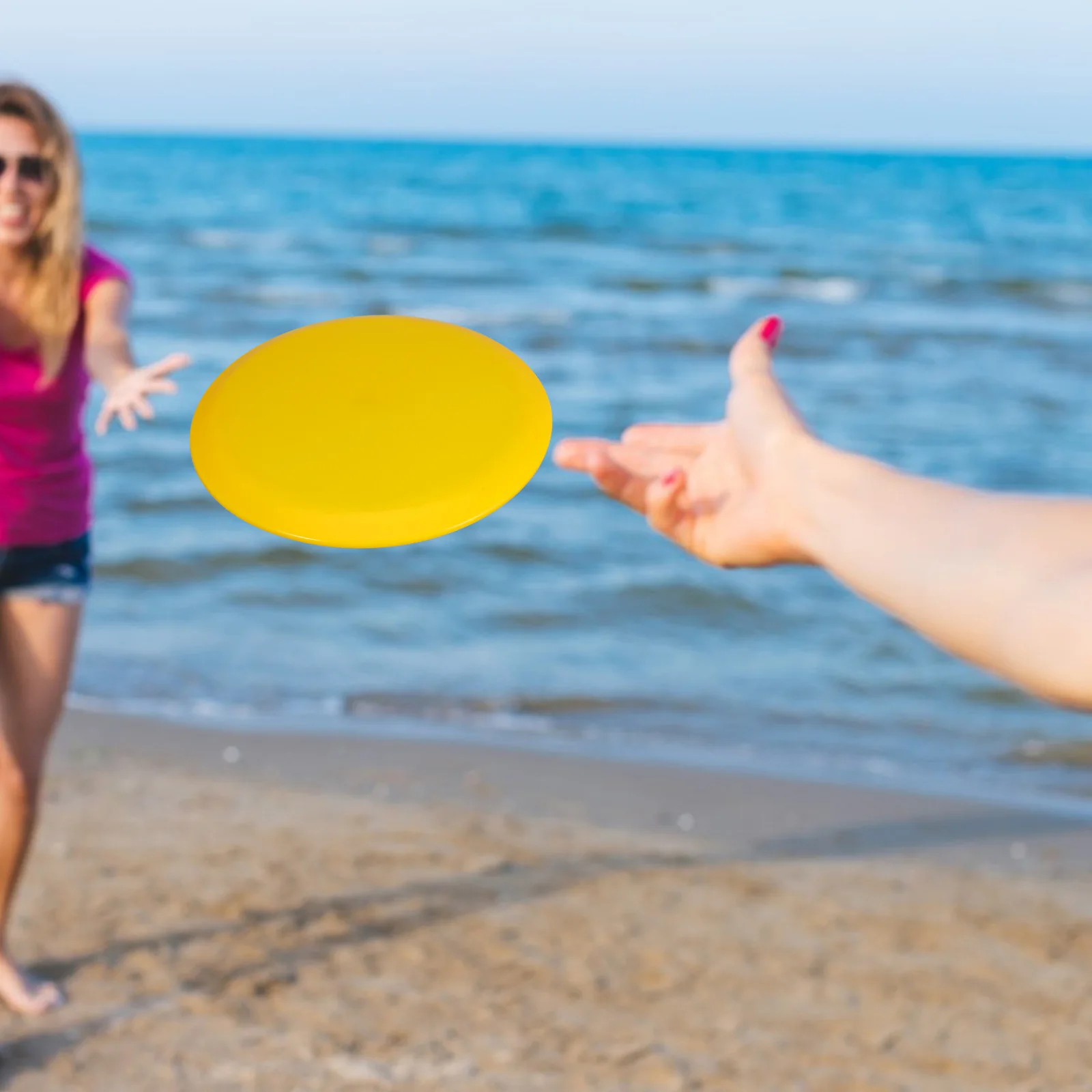 تتضمن مجموعة معدات الجولف ذات القرص الممتاز مع أقراص مضارب متوسطة المدى