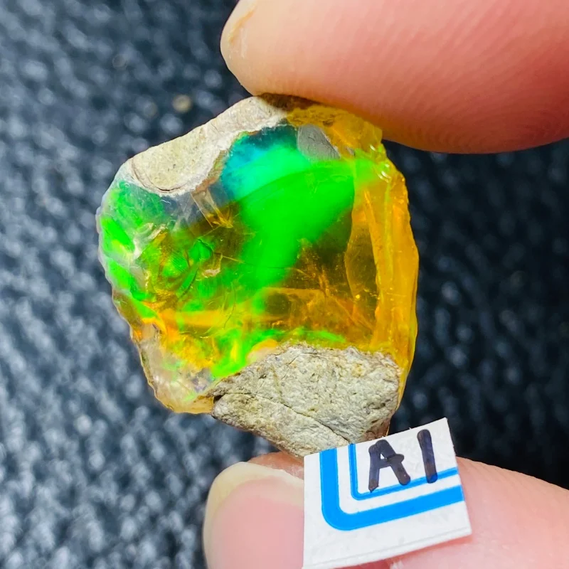 100% Natural  Rare Colorful Ethiopia Opal Mineral (Need In Water) Healing Stone Crystals  Shooting Under Lighting