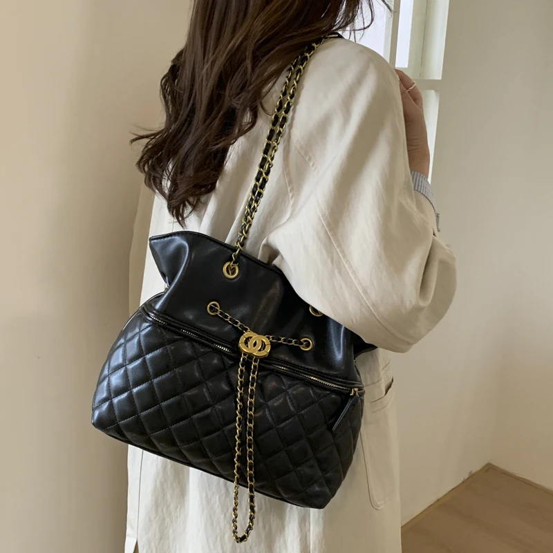 

Luxury design women's zipper shoulder bag elegant women's chain strap crossbody bag with adjustable shoulder strap