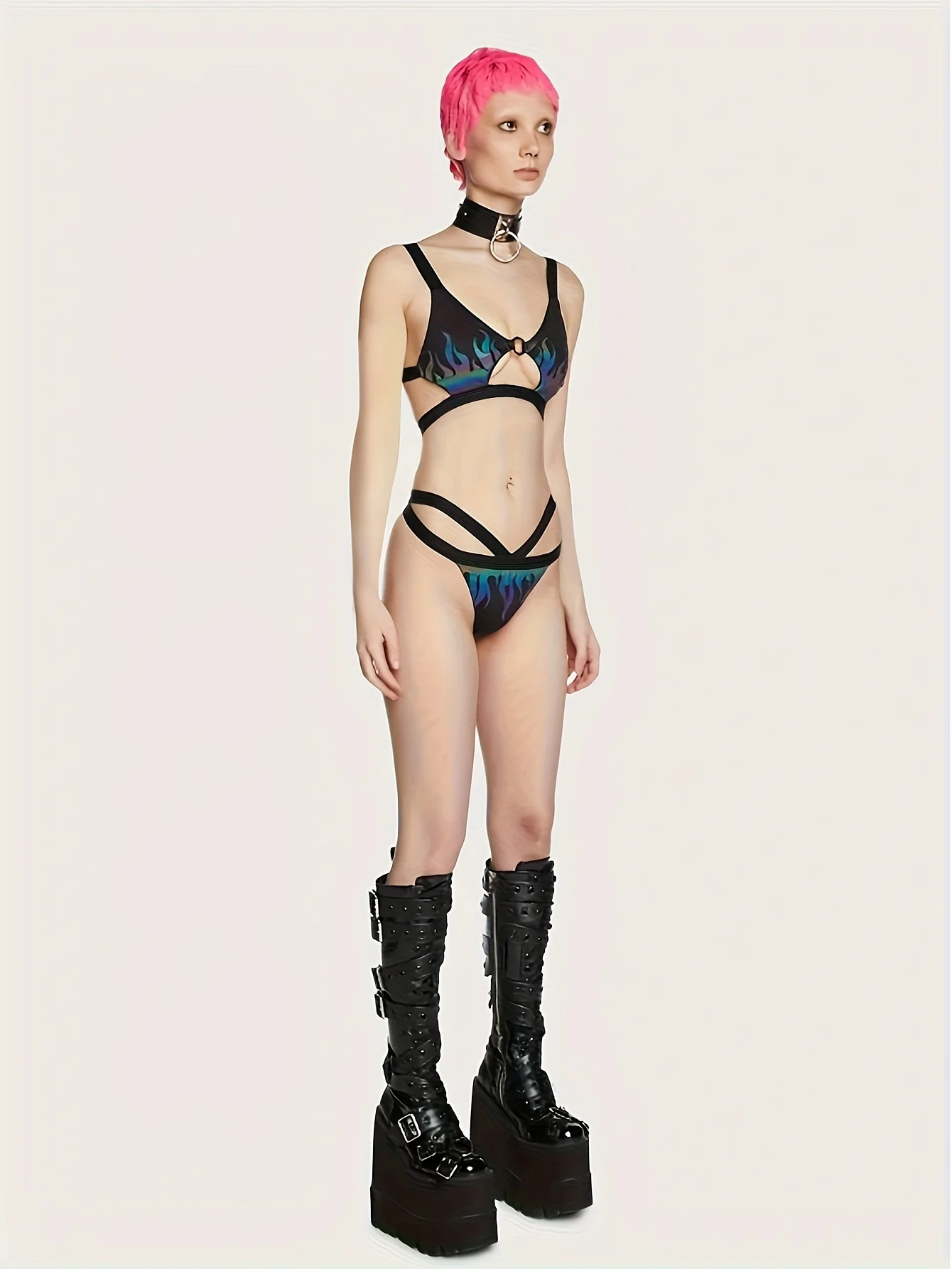 طقم بيكيني نسائي - تصميم مثير على شكل حرف V - طباعة لهب - نمط الشاطئ