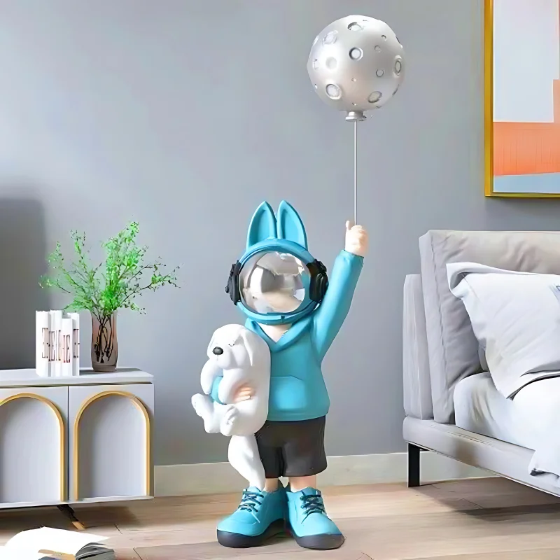 Creative Astronaut Living Room Holding Lamp Floor-standing Decoration, Home Accessories, Doll, TV Cabinet, Decorative Small Lamp