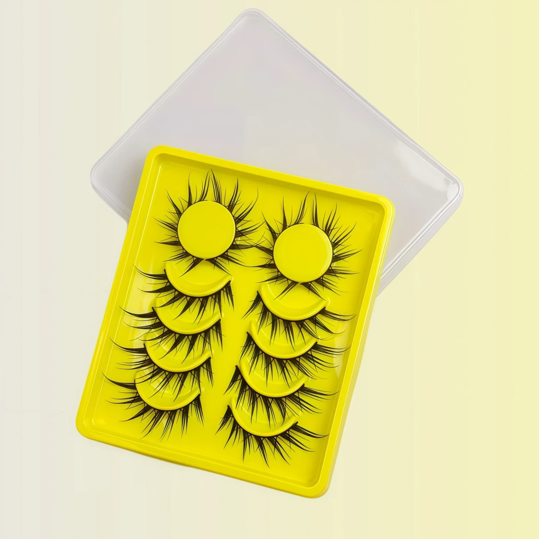This False Eyelash Set Contains 6 Pairs Of Cartoon Cat Eye Styles, Creating Unique Charming Eye Makeup. The 3D Design Adds Densi